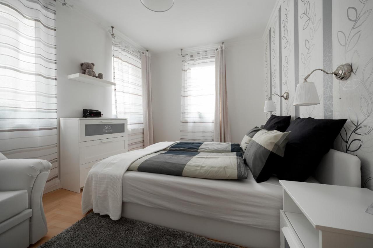 Gde Hollo Apartments บูดาเปสต์ ภายนอก รูปภาพ