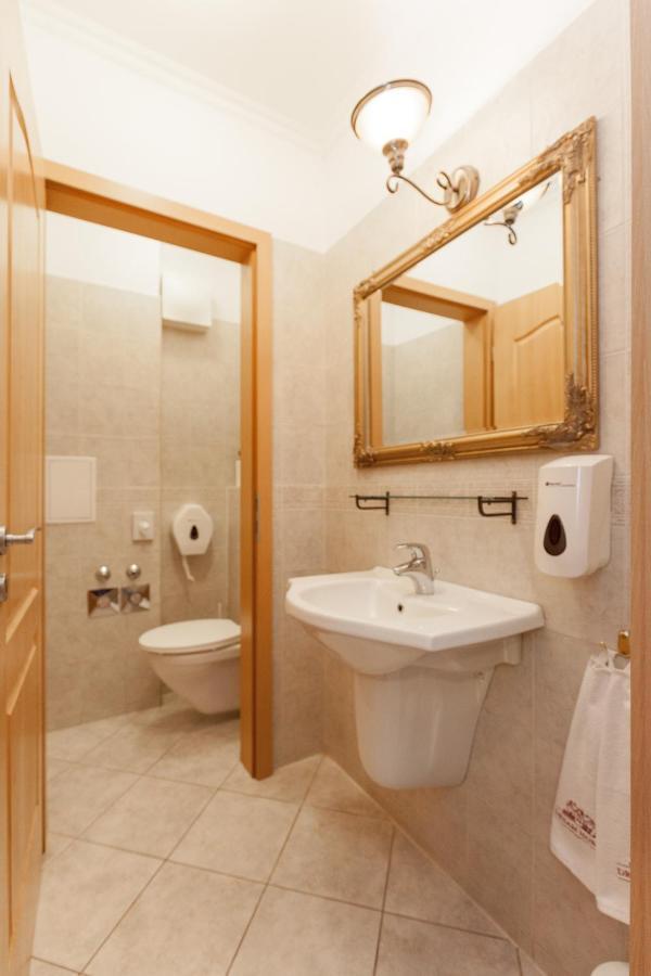 Gde Hollo Apartments บูดาเปสต์ ภายนอก รูปภาพ